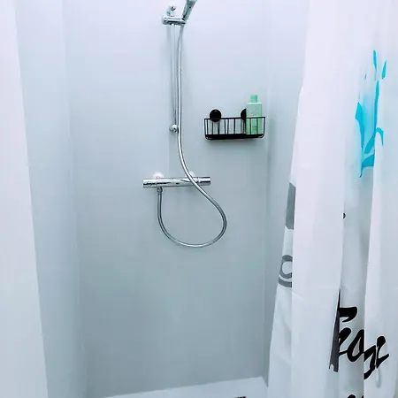 Chez Jean-claude Pour Seulement 2 Personnes Et Un Seul Lit Bed and Breakfast *