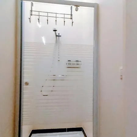 Chez Jean-claude Pour Seulement 2 Personnes Et Un Seul Lit Bed and Breakfast