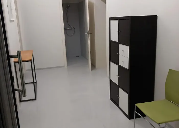 Chez Jean-claude Pour Seulement 2 Personnes Et Un Seul Lit