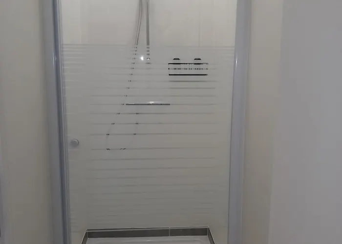 Chez Jean-claude Pour Seulement 2 Personnes Et Un Seul Lit Bed & Breakfast